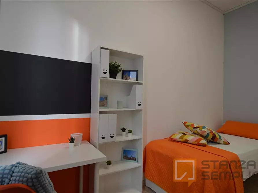 Immagine 4 di Stanza singola in affitto  in Vicolo Franco Villa 1 a Reggio Nell'emilia