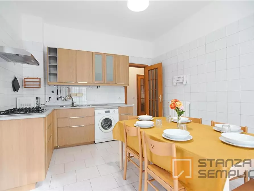 Immagine 10 di Stanza singola in affitto  in Via Bognar 43 a Pozzuoli