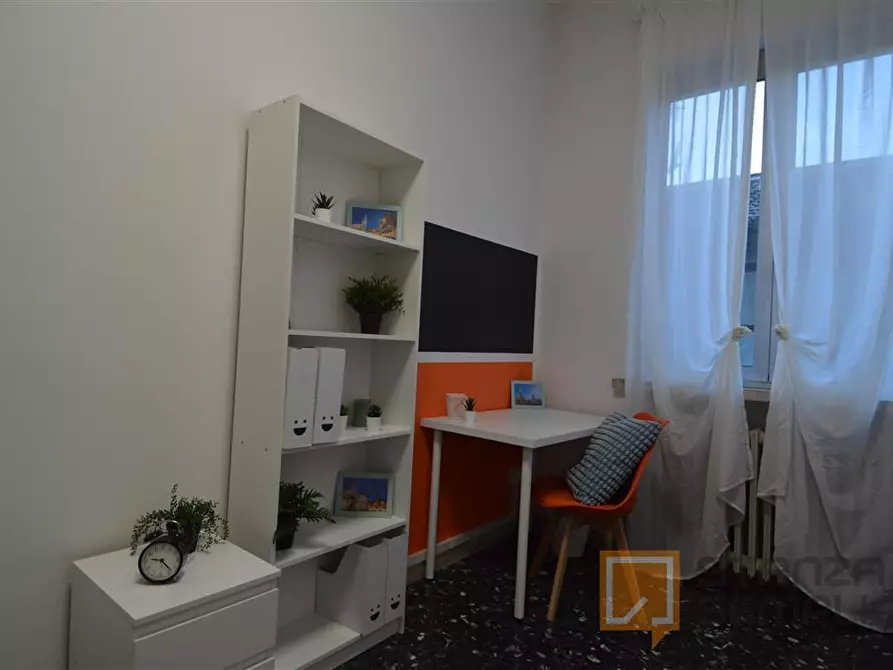 Immagine 1 di Stanza singola in affitto  in Vicolo Franco Villa 1 a Reggio Nell'emilia