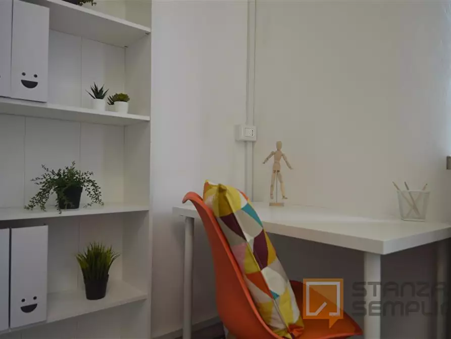 Immagine 5 di Stanza singola in affitto  in Vicolo Franco Villa 1 a Reggio Nell'emilia