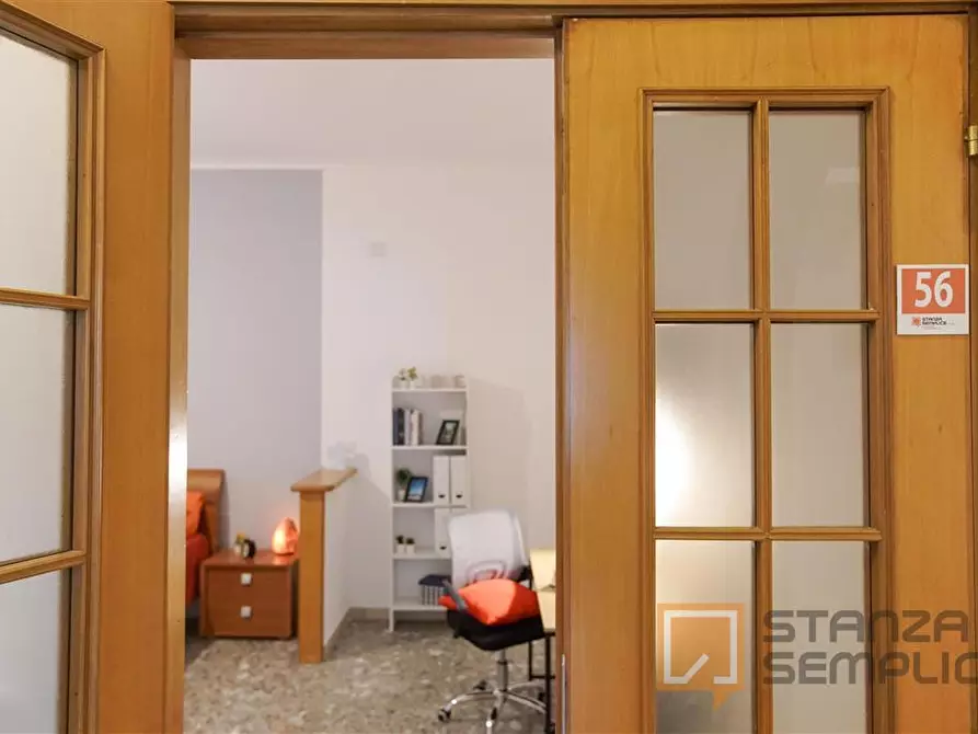 Immagine 1 di Stanza singola in affitto  in Via Bognar 43 a Pozzuoli