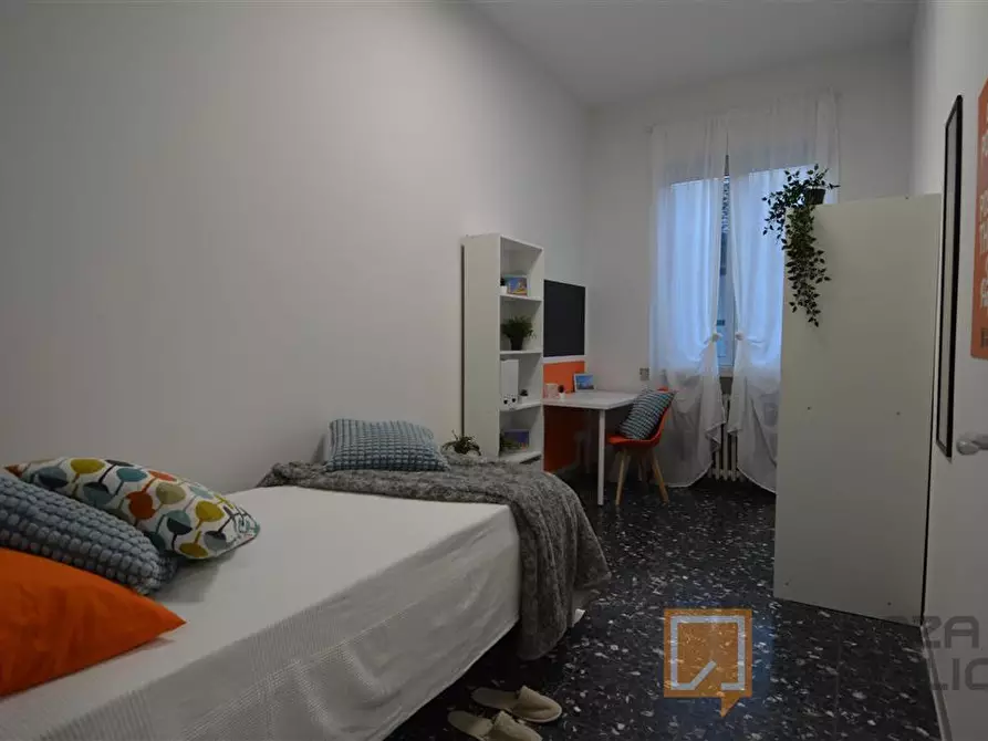 Immagine 2 di Stanza singola in affitto  in Vicolo Franco Villa 1 a Reggio Nell'emilia