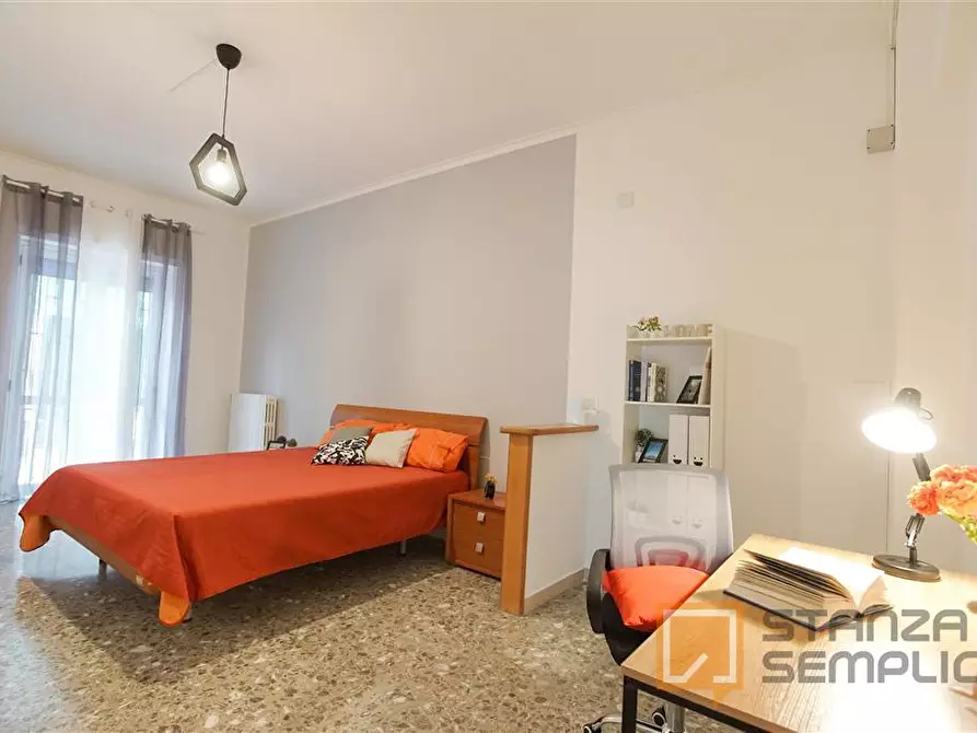 Immagine 2 di Stanza singola in affitto  in Via Bognar 43 a Pozzuoli