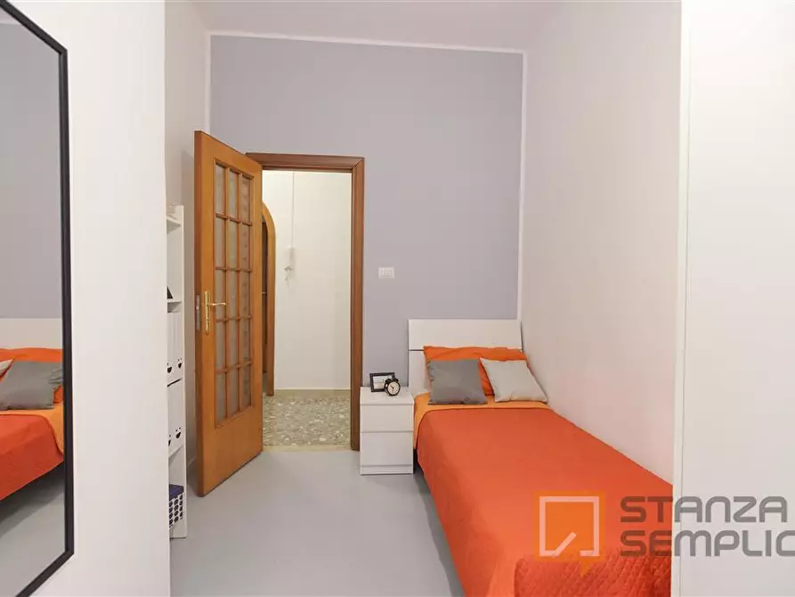 Immagine 3 di Stanza singola in affitto  in Via Bognar 43 a Pozzuoli