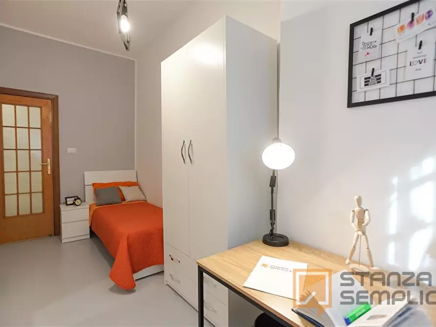 Immagine 4 di Stanza singola in affitto  in Via Bognar 43 a Pozzuoli