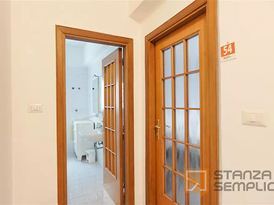 Immagine 17 di Stanza singola in affitto  in Via Bognar 43 a Pozzuoli