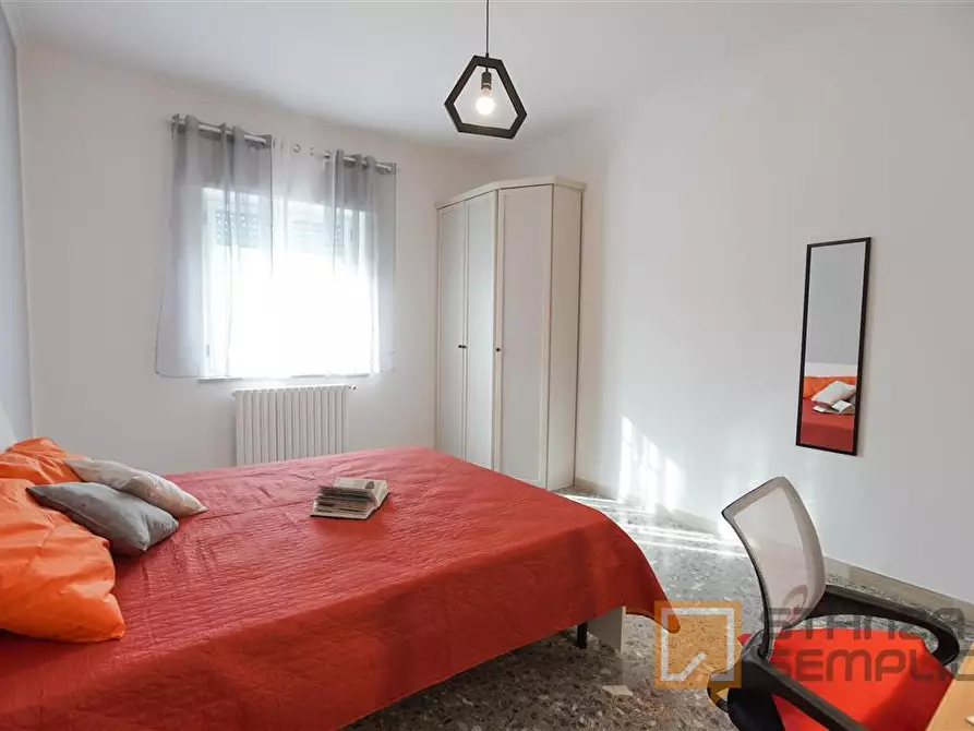 Immagine 4 di Stanza singola in affitto  in Via Bognar 43 a Pozzuoli