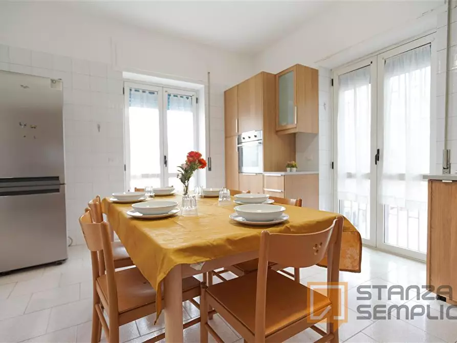 Immagine 11 di Stanza singola in affitto  in Via Bognar 43 a Pozzuoli