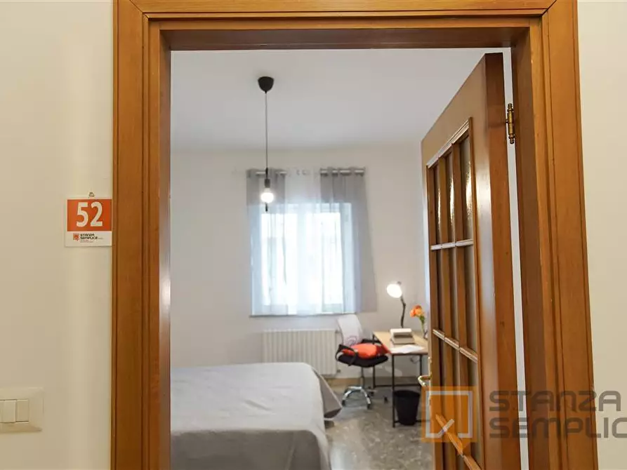 Immagine 1 di Stanza singola in affitto  in Via Bognar 43 a Pozzuoli