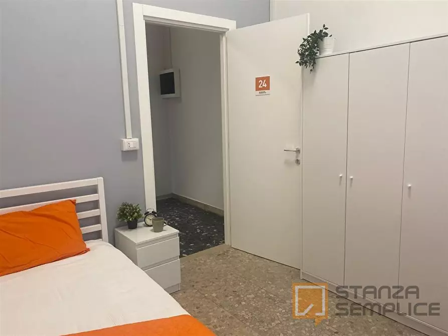 Immagine 2 di Stanza singola in affitto  in Vicolo Franco Villa 1 a Reggio Nell'emilia