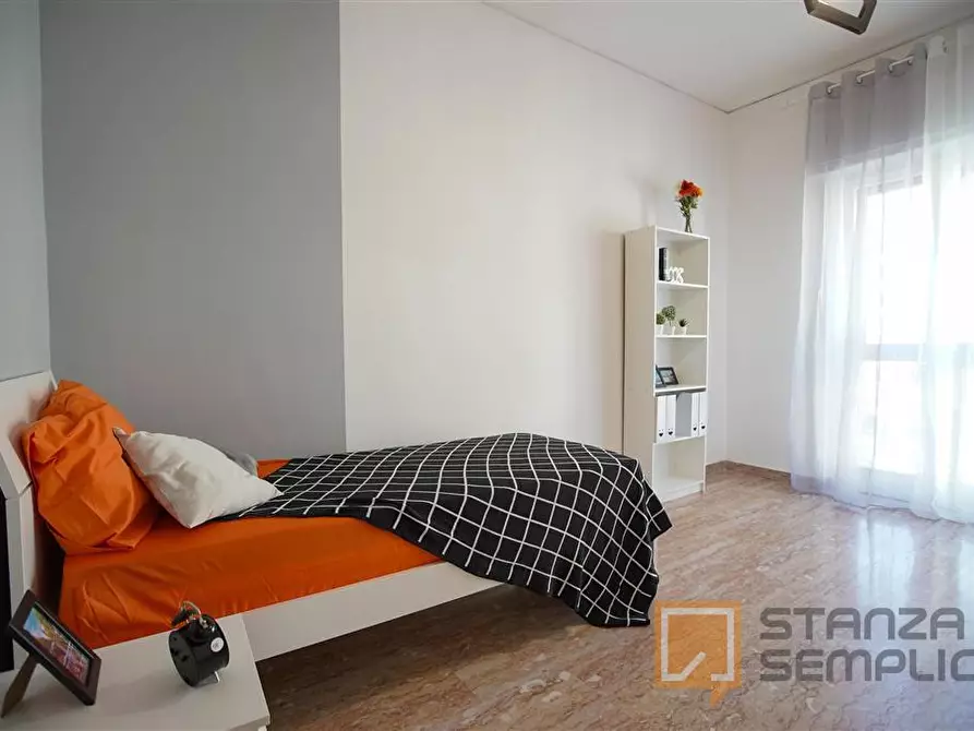 Immagine 2 di Stanza singola in affitto  in Via Pietro Castellino 141 sc. A p. 6 Int 11 a Napoli