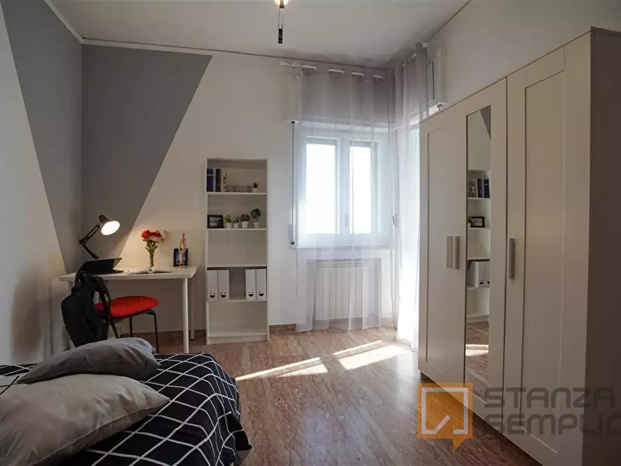 Immagine 4 di Stanza singola in affitto  in Via Pietro Castellino 141 sc. A p. 6 Int 11 a Napoli