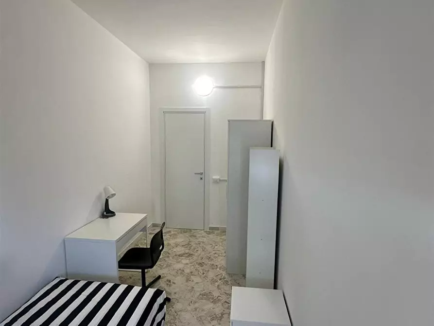 Immagine 2 di Stanza singola in affitto  in Via Unità D'Italia 25 a Bari