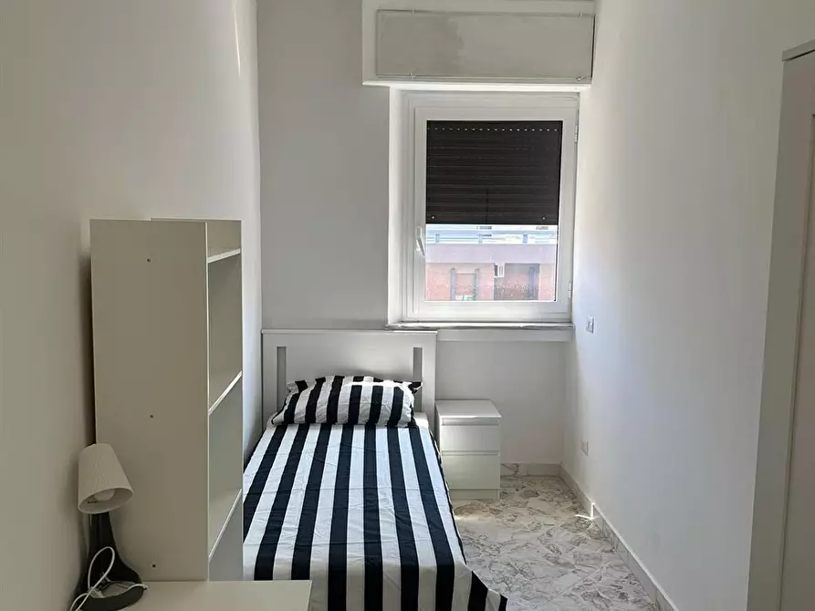 Immagine 2 di Stanza singola in affitto  in Via Unità D'Italia 25 a Bari