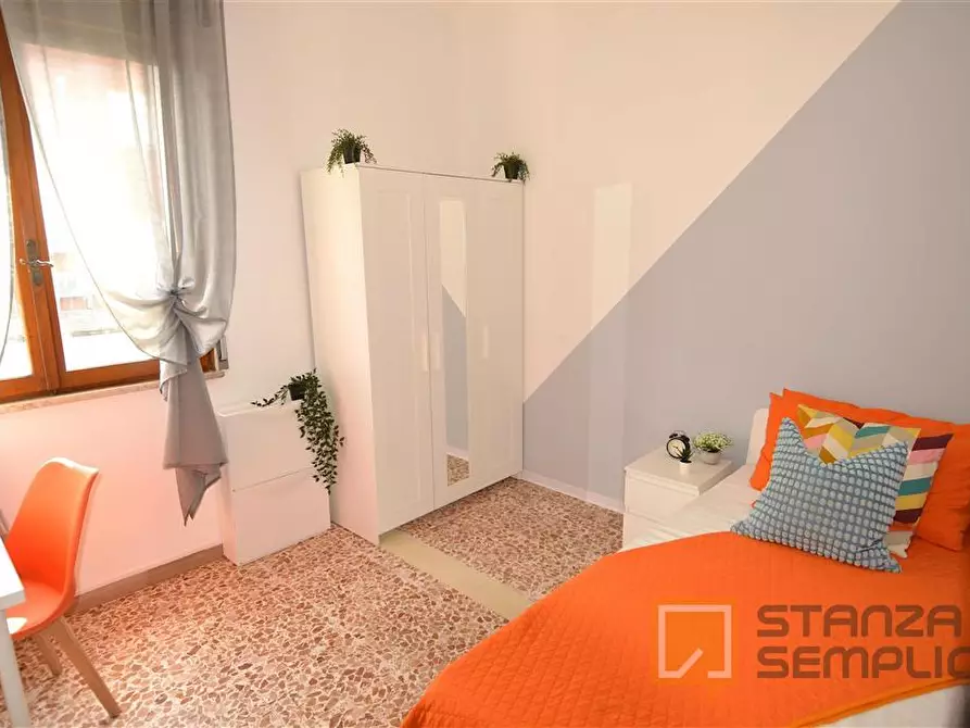 Immagine 2 di Stanza singola in affitto  in Via Zanoni 37 a Modena