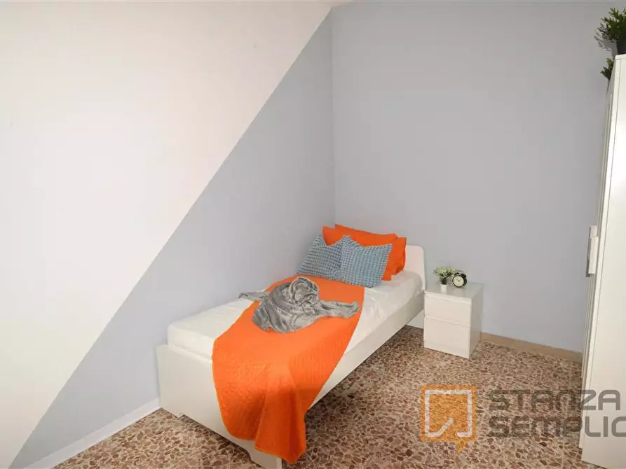 Immagine 4 di Stanza singola in affitto  in Via Zanoni 37 a Modena