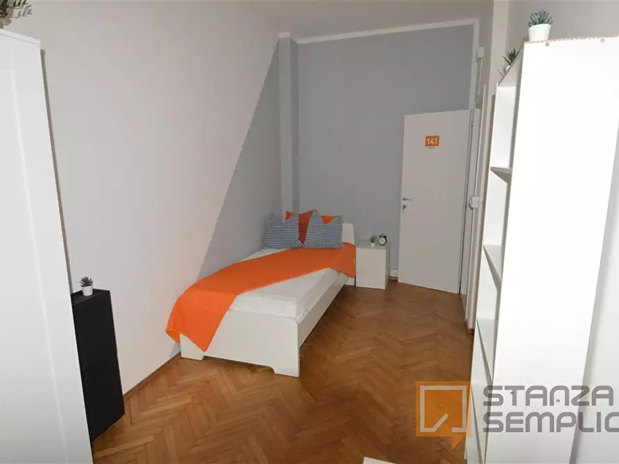 Immagine 1 di Stanza singola in affitto  in Viale Storchi 32 a Modena