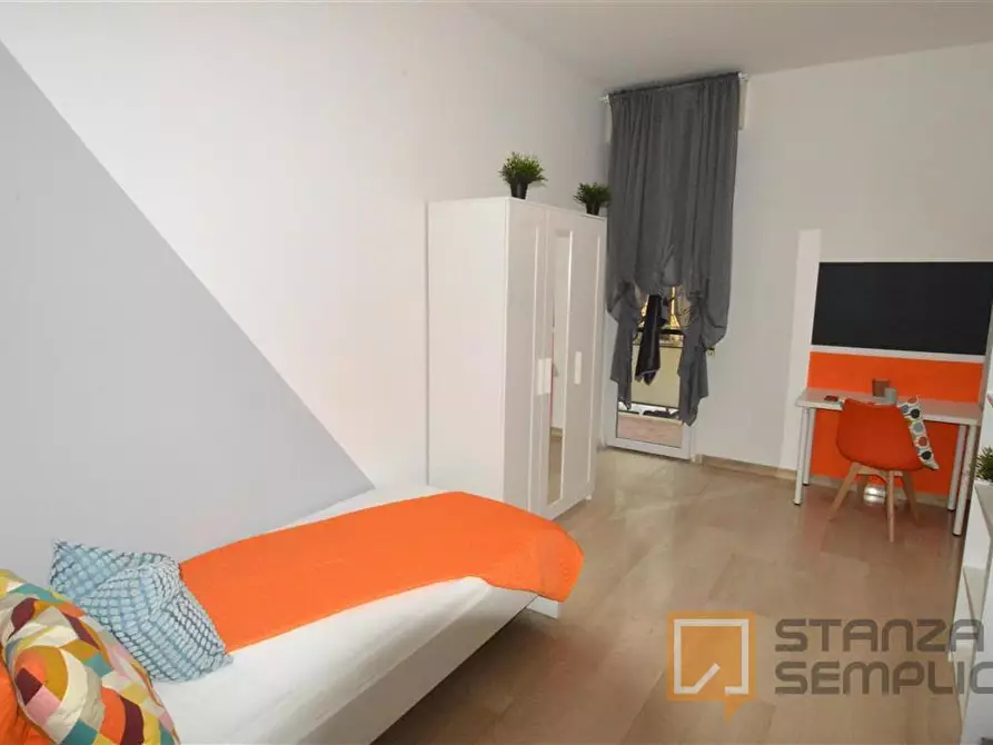 Immagine 1 di Stanza singola in affitto  in Viale Storchi 32 a Modena