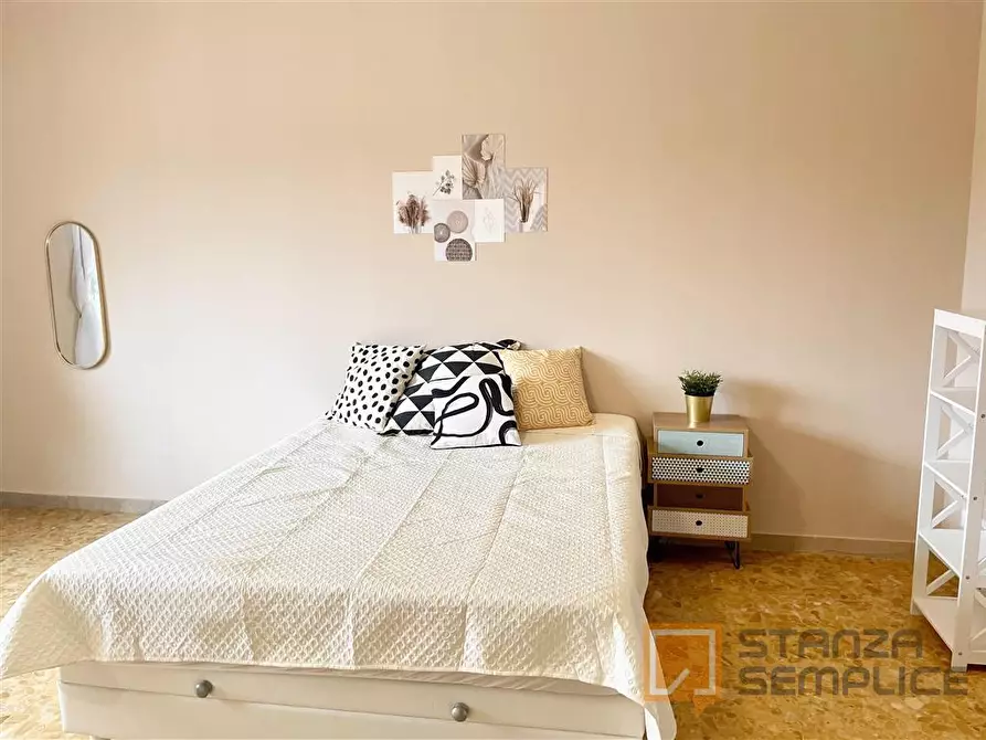 Immagine 2 di Stanza singola in affitto  in LUNGARNO VESPUCCI 60 a Firenze