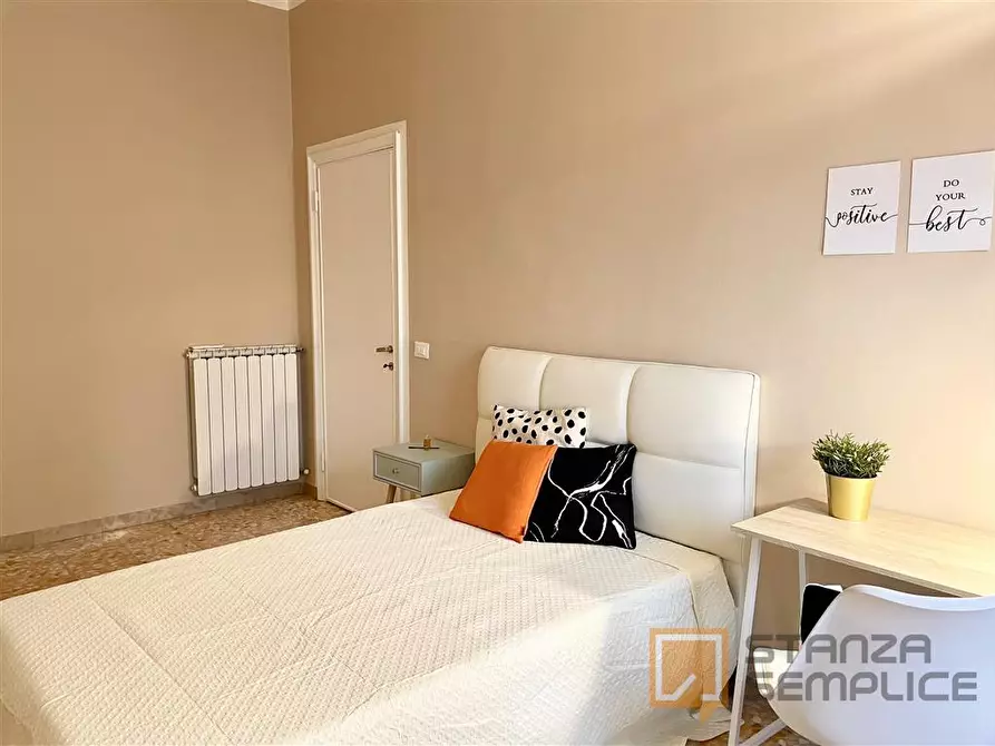 Immagine 2 di Stanza singola in affitto  in LUNGARNO VESPUCCI 60 a Firenze