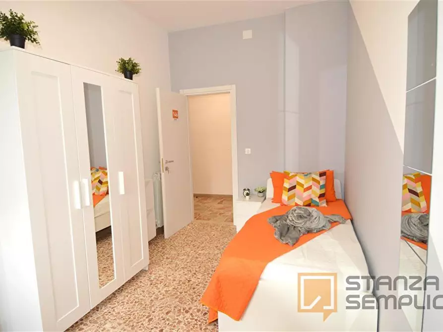 Immagine 2 di Stanza singola in affitto  in Via Zanoni 37 a Modena