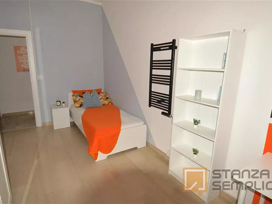 Immagine 2 di Stanza singola in affitto  in Viale Storchi 32 a Modena