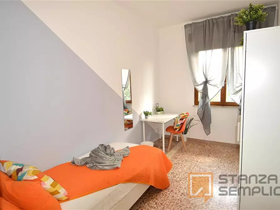 Immagine 1 di Stanza singola in affitto  in Via Zanoni 37 a Modena