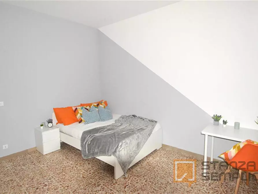 Immagine 2 di Stanza singola in affitto  in Via Zanoni 37 a Modena