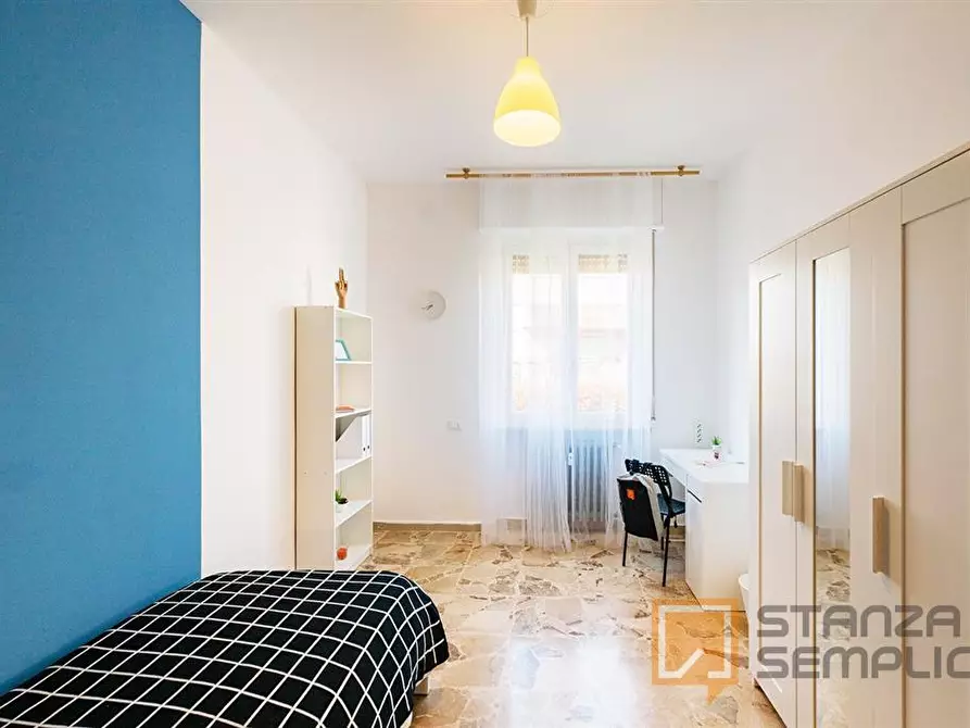 Immagine 3 di Stanza singola in affitto  in VIA ISONZO 4 a Azzano San Paolo