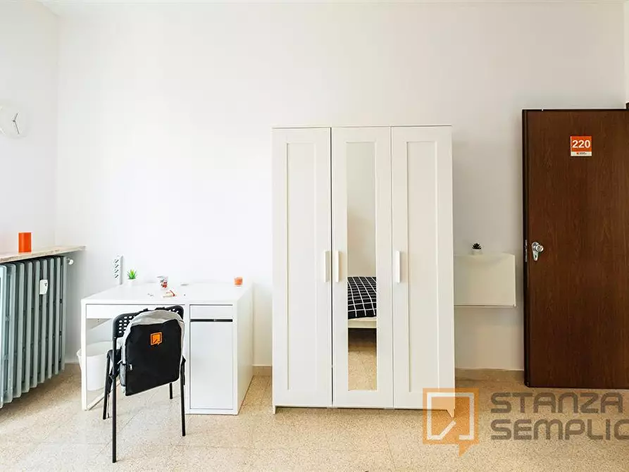 Immagine 4 di Stanza singola in affitto  in VIA ISONZO 4 a Azzano San Paolo