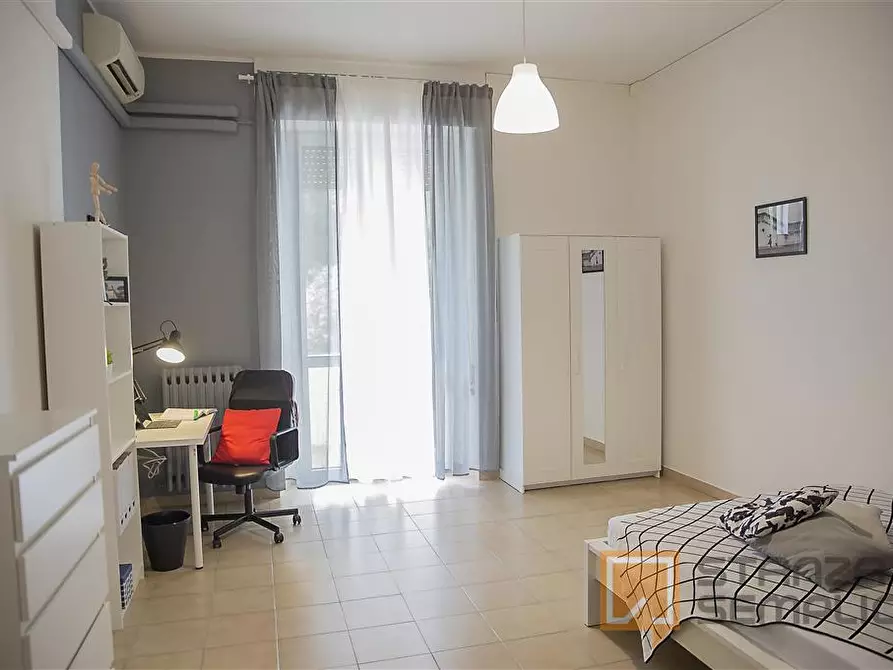 Immagine 2 di Stanza singola in affitto  in Piazza San Francesco D'Assisi n. 1  a Foggia