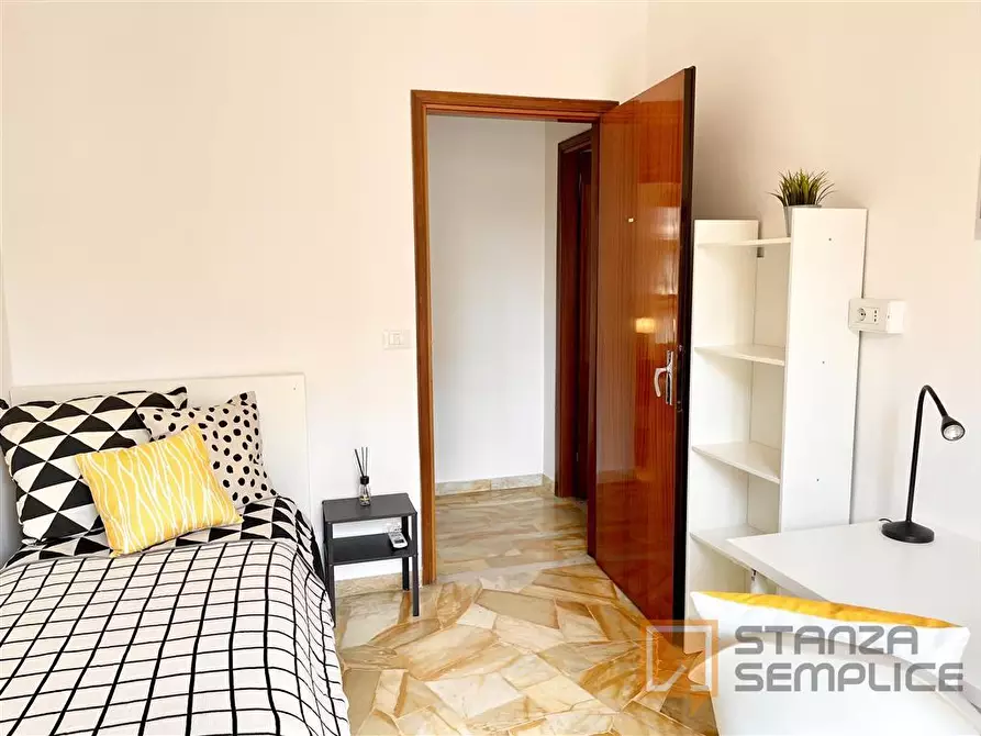 Immagine 1 di Stanza singola in affitto  in Via VIA CADUTI DI CEFALONIA 60 a Firenze