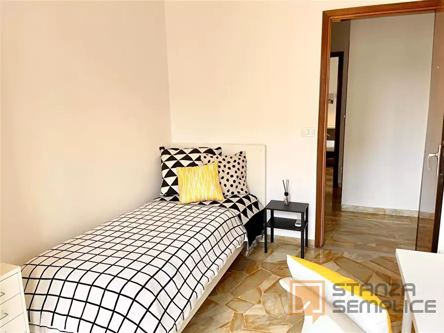 Immagine 2 di Stanza singola in affitto  in Via VIA CADUTI DI CEFALONIA 60 a Firenze