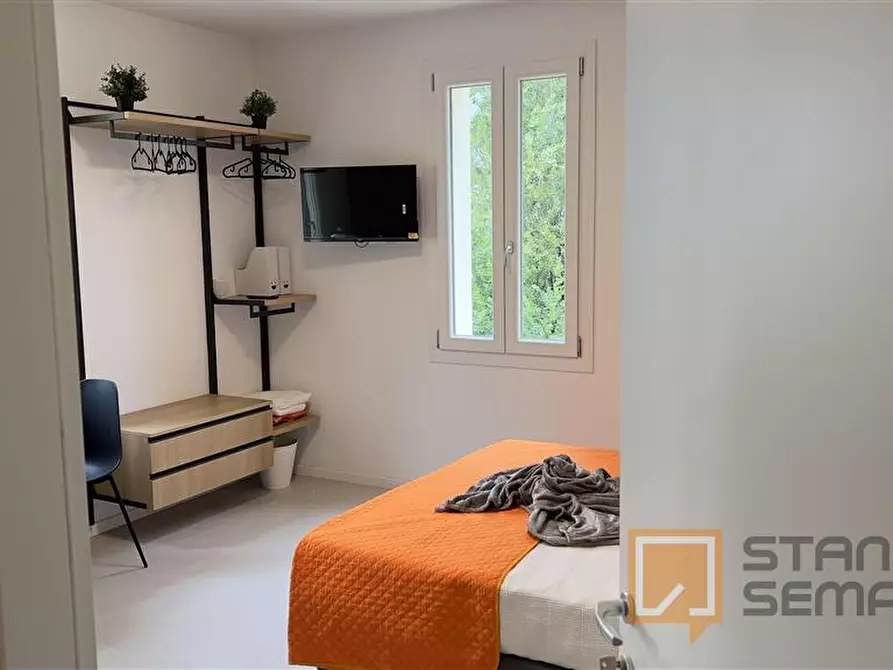 Immagine 1 di Stanza singola in affitto  in Via Vignolese 749 a Modena