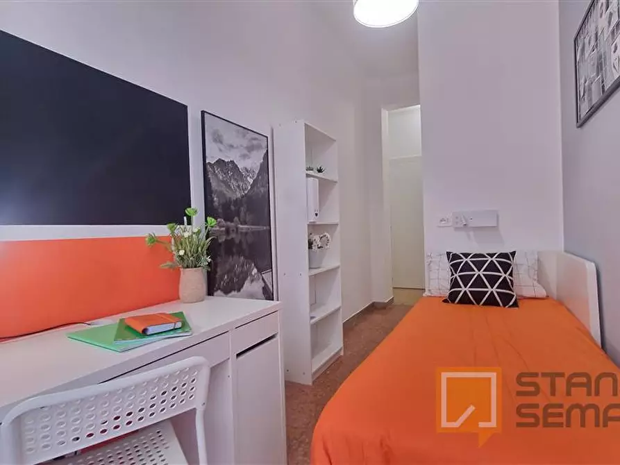 Immagine 2 di Stanza singola in affitto  in Lungotevere di Pietra Papa, 61  a Roma