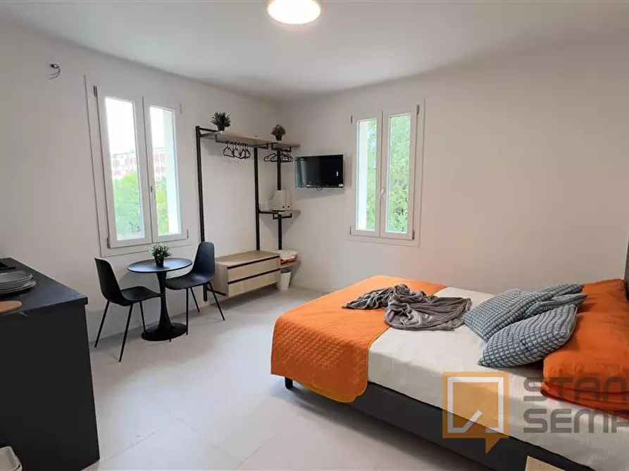 Immagine 2 di Stanza singola in affitto  in Via Vignolese 749 a Modena