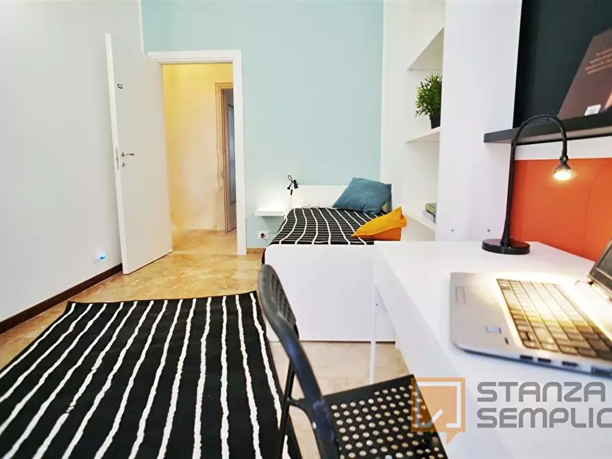 Immagine 1 di Stanza singola in affitto  in Via Corridoni 6 a Milano