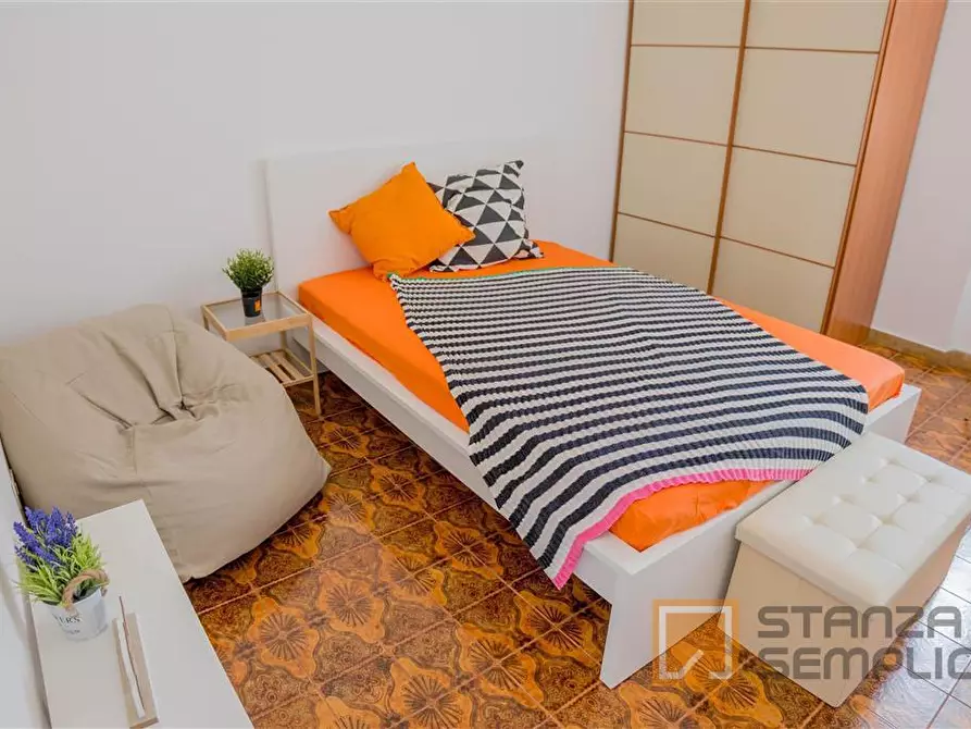 Immagine 2 di Stanza singola in affitto  in Via Goldoni 24 a Cagliari