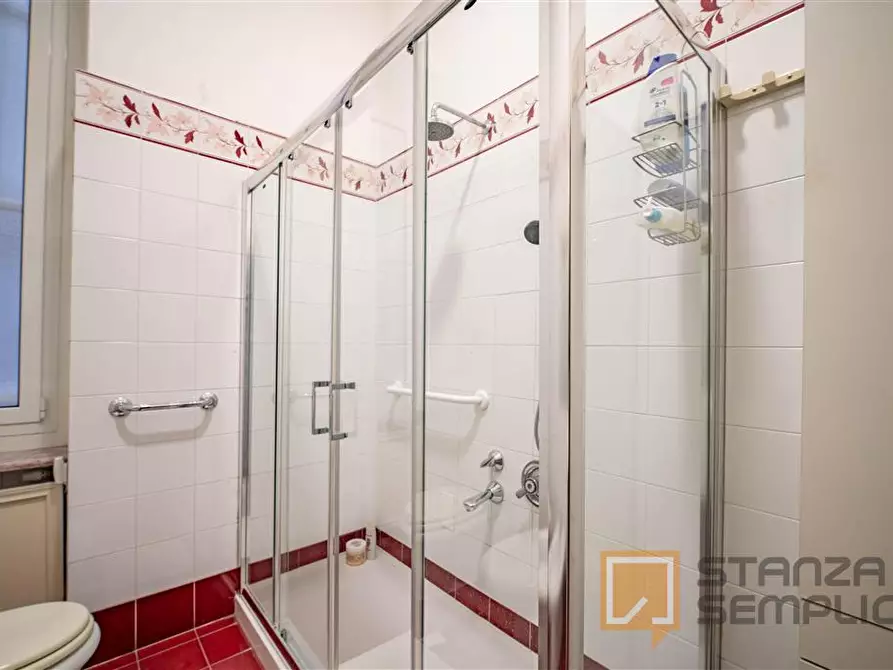 Immagine 11 di Stanza singola in affitto  in Corso MAGENTA 1 /5 a Genova