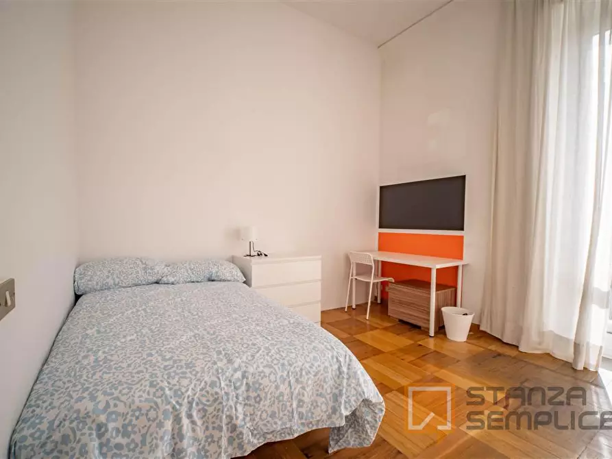 Immagine 17 di Stanza singola in affitto  in Corso MAGENTA 1 /5 a Genova