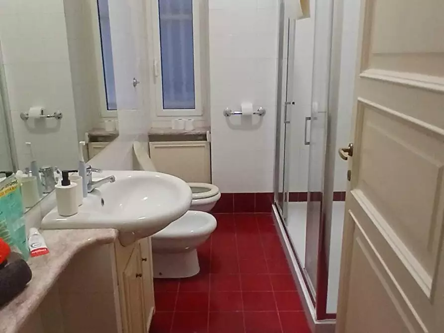 Immagine 5 di Stanza singola in affitto  in Corso MAGENTA 1 /5 a Genova