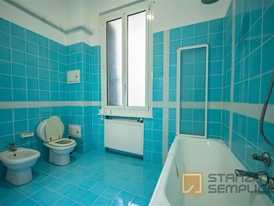 Immagine 7 di Stanza singola in affitto  in Corso MAGENTA 1 /5 a Genova