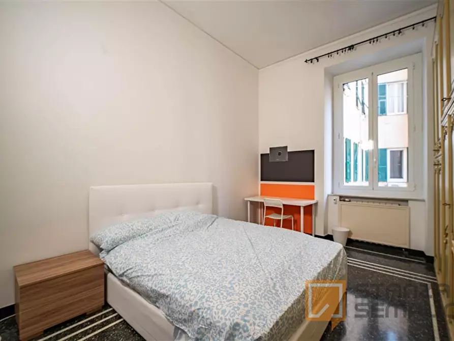 Immagine 1 di Stanza singola in affitto  in Corso MAGENTA 1 /5 a Genova