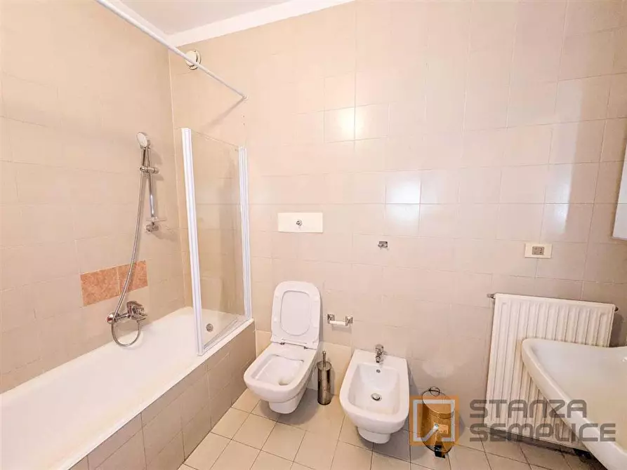 Immagine 5 di Stanza singola in affitto  in Via Albere 21 a Verona