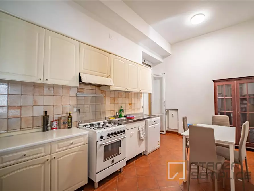 Immagine 2 di Stanza singola in affitto  in Corso MAGENTA 1 /5 a Genova