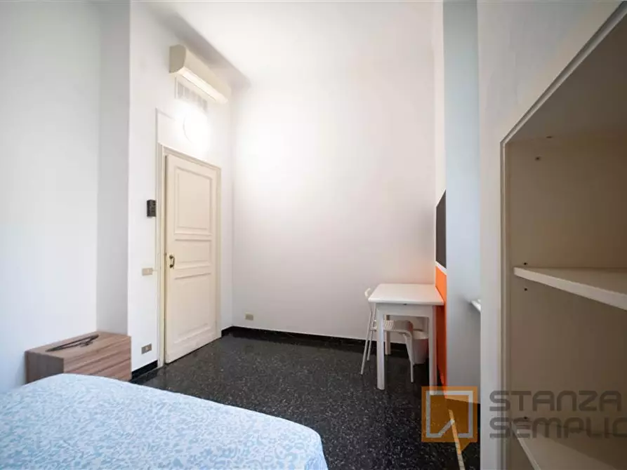 Immagine 21 di Stanza singola in affitto  in Corso MAGENTA 1 /5 a Genova