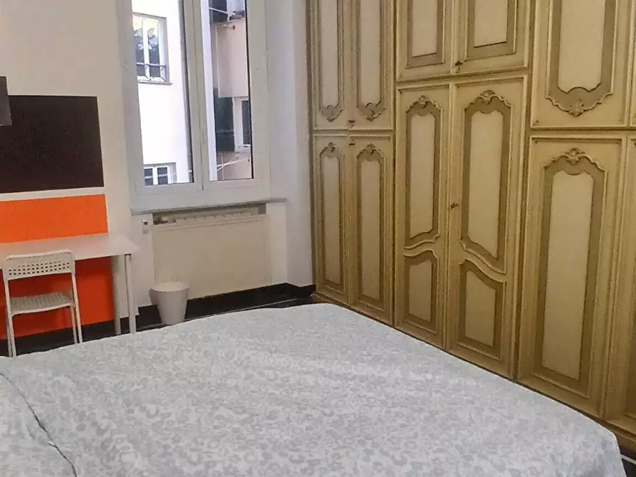 Immagine 10 di Stanza singola in affitto  in Corso MAGENTA 1 /5 a Genova