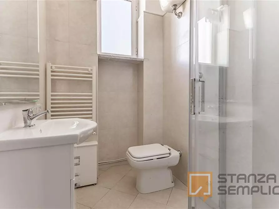 Immagine 10 di Stanza singola in affitto  in Corso Alcide De Gasperi 258 a Bari