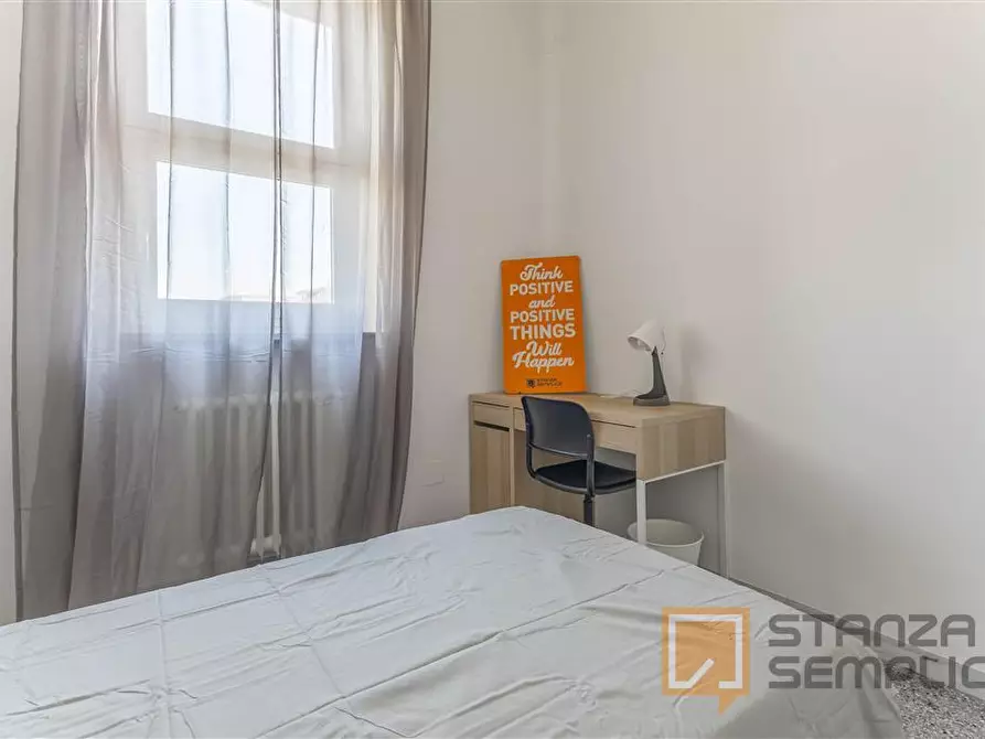 Immagine 2 di Stanza singola in affitto  in Corso Alcide De Gasperi 258 a Bari