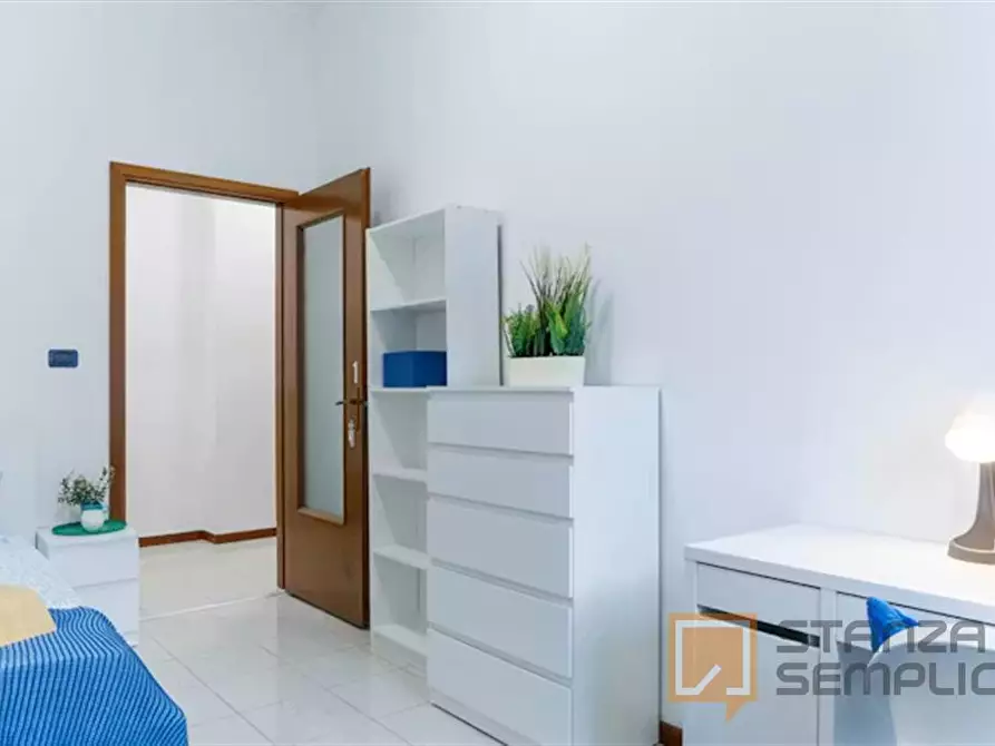 Immagine 2 di Stanza singola in affitto  in Via Romolo Gessi 17/A a Torino